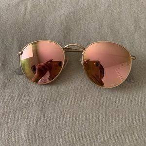 Round rose gold ray ban